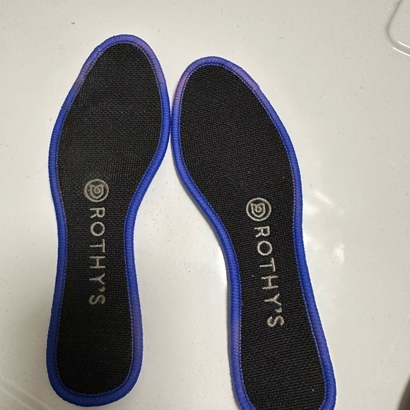 Rothy’s The Flat in black solid. Size 6 - Picture 7 of 7